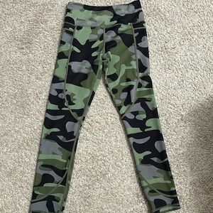 Zyia Active Women's Yoga Workout Athleisure Leggings Size 4 Camo Print Stretch